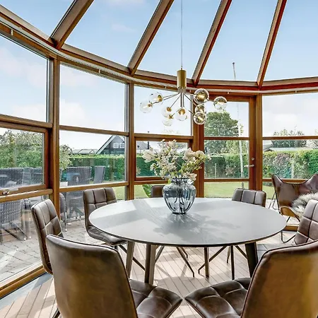 Two-bedroom In 펜션